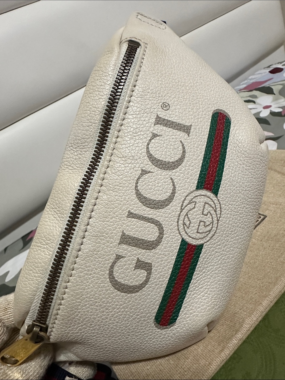 Gucci Off-White/Light Beige Leather Logo Web Belt/Body Bag - Picture 3 of 15